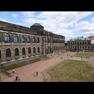 Die Sempergalerie auf der Nordostseite des Zwingers